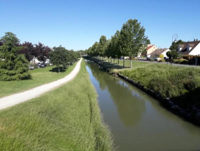 Maison En Location Fresnes Sur Marne Екстер'єр фото